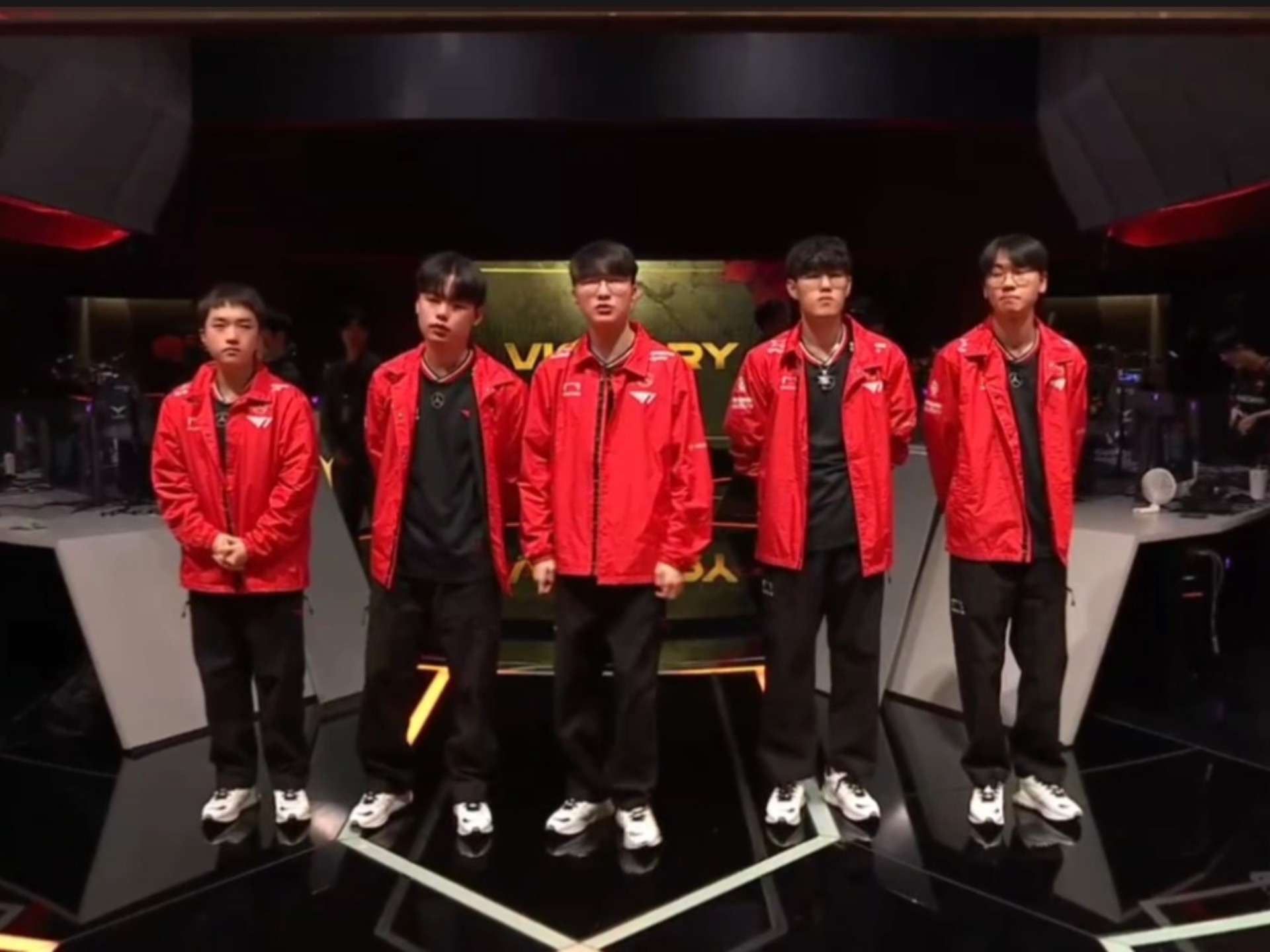 T1横扫GEN，Tarzan统治全场