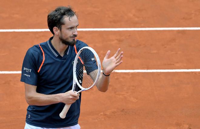 包含英国网球队险胜美国网球队,梅德韦杰夫统治全场的词条 包含英国网球队险胜美国网球队,梅德韦杰夫统治全场的词条