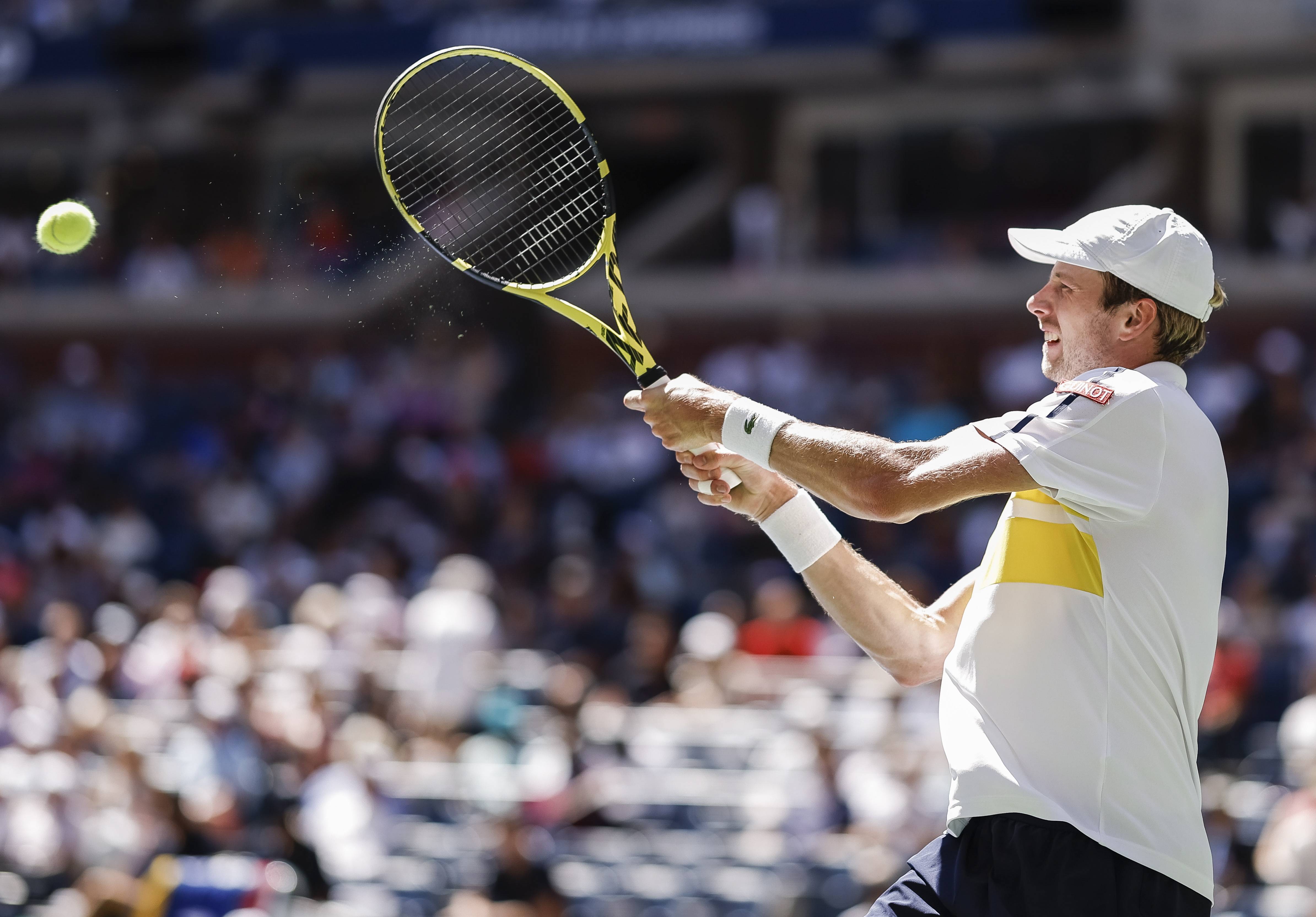 包含英国网球队险胜美国网球队,梅德韦杰夫统治全场的词条 包含英国网球队险胜美国网球队,梅德韦杰夫统治全场的词条