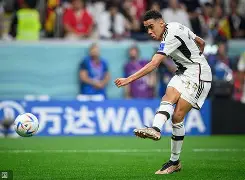 包含巴西完胜马赛，维尼修斯完成帽子戏法的词条