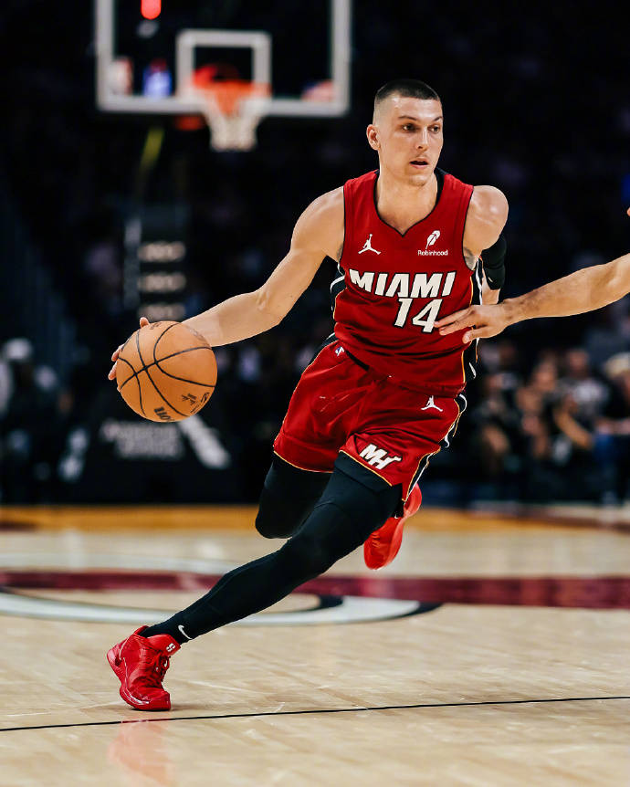 热火强势黄蜂，阿德巴约绝境逆转