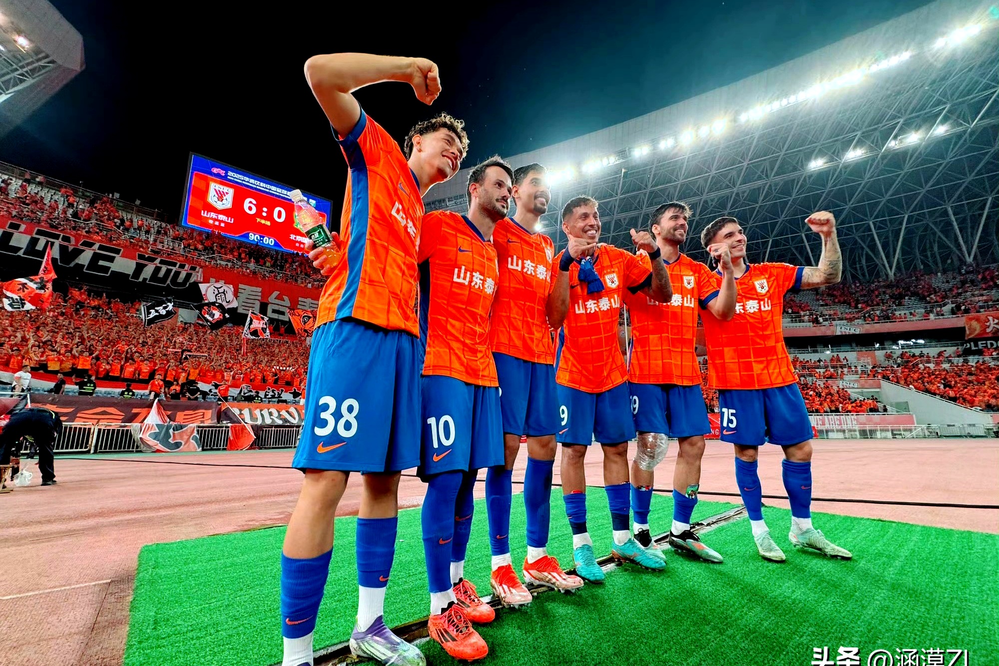 上海申花客场战胜青岛黄海，积分榜略有上升