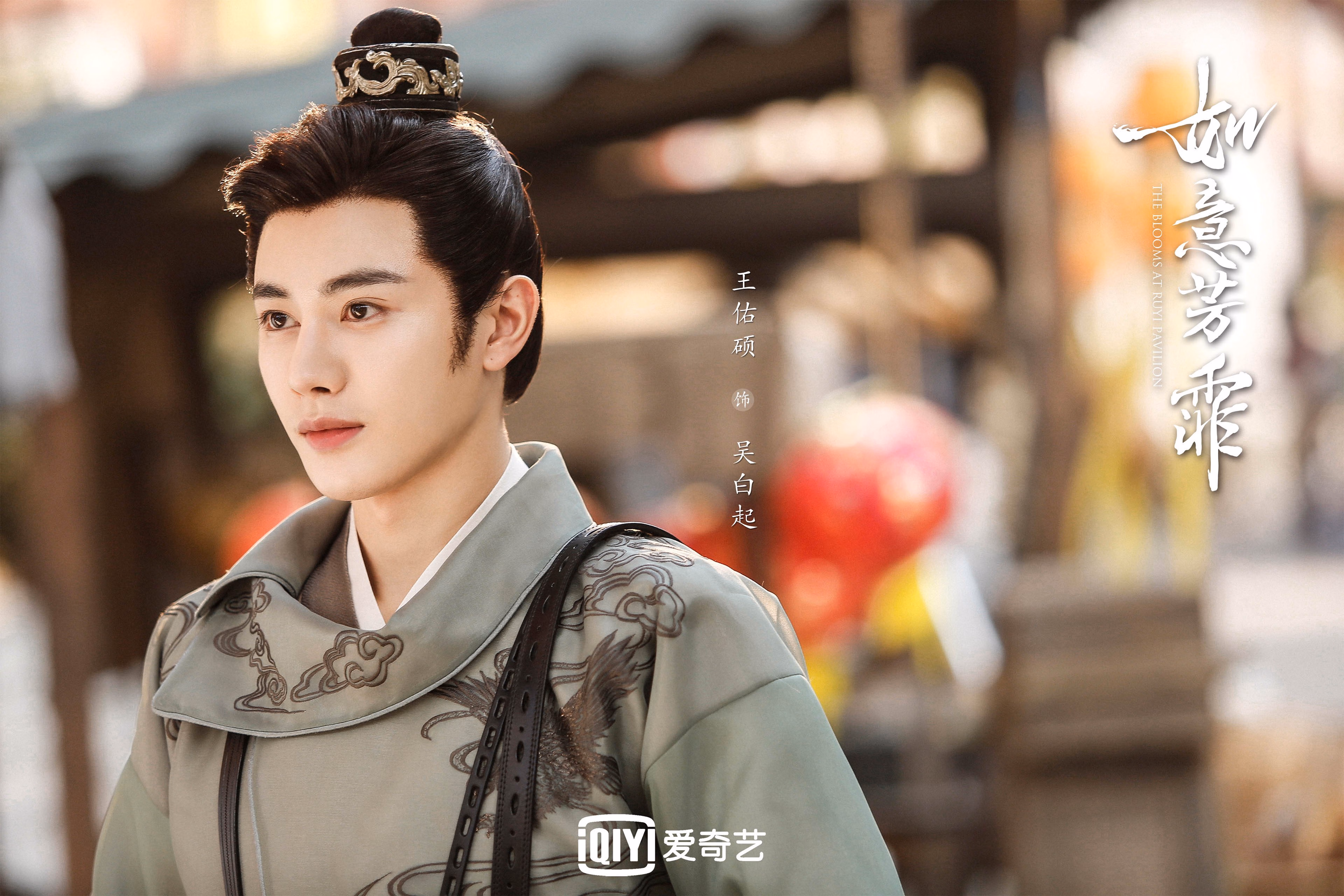 破晓之战，塞恩斯引爆赛道，雷诺完美风暴击溃梅赛德斯王朝