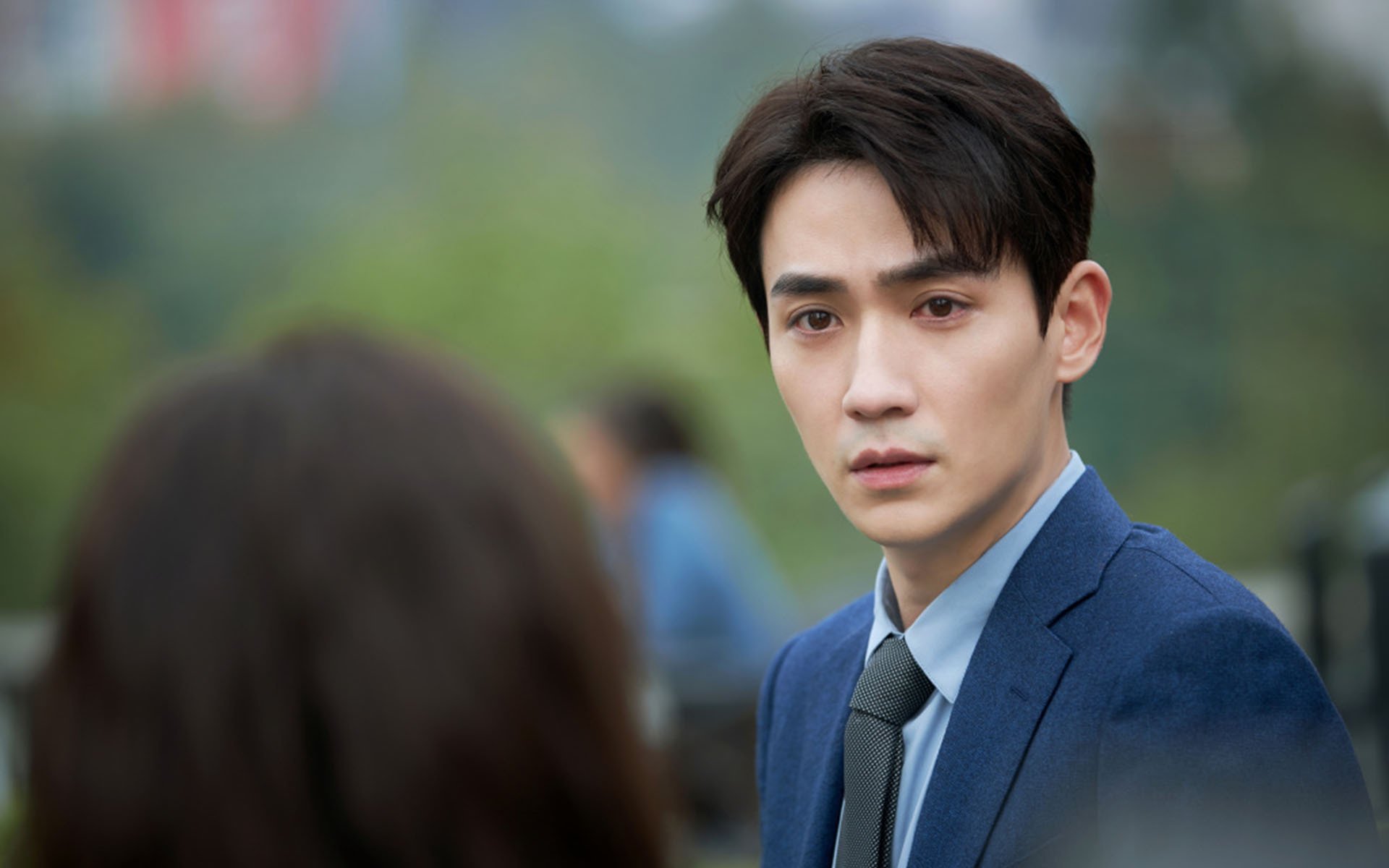 赛道与绿茵的双重奏，F1收官战与英格兰逆转的决战美学